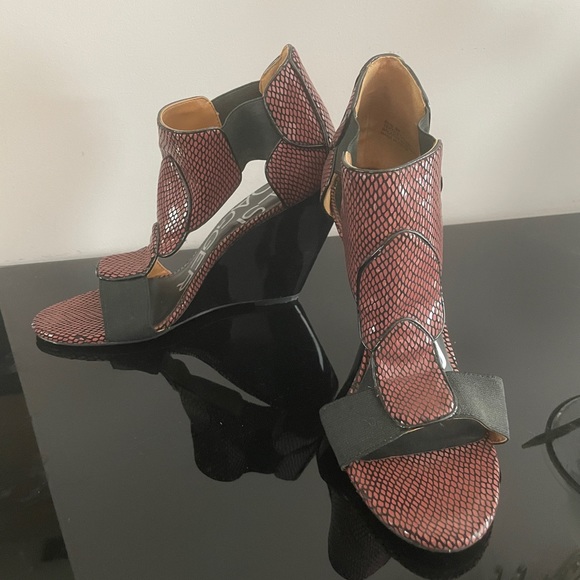 Kelsi Dagger Elin Open Toe Wedge Sandals, Sz 9 - Picture 2 of 6